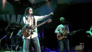 Julian Marley & The Uprising - On The Floor [Live in Amsterdam 12/9/2009]