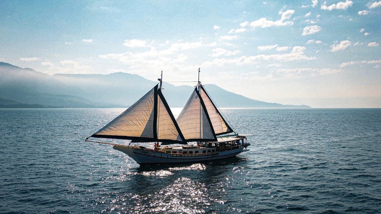 Our boat build is finished: LET'S SAIL THE WORLD! — Sailing Yabá 276