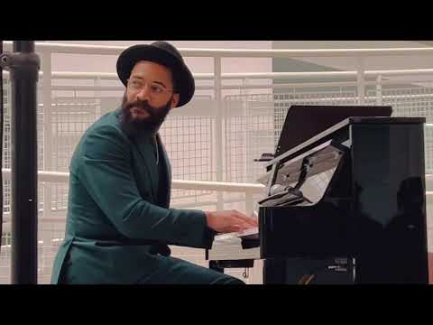 Classiest jazziest "The Entertainer" ragtime you’ll ever hear on piano - Kenny Banks Jr Trio - High