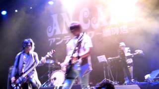 Snow Scene An Cafe mexico 2014 live