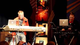 Howard Jones - Things Can Only Get Better - Live 9.3.11 Las Vegas - Fremont Street