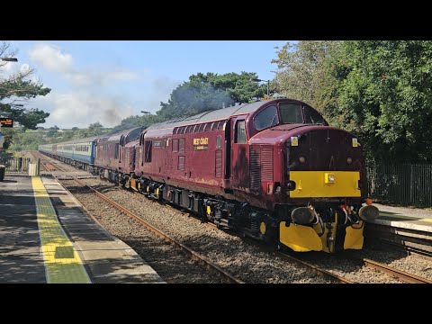 37516+37668 power through Llangennech with mega tones and thrash (09/08/25)