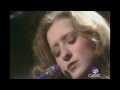 Bonnie Raitt - Blowing Away