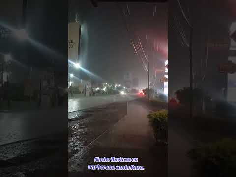 Noche lluviosa en Barberena santa Rosa.