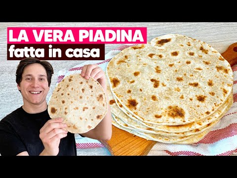 PIADINA ROMAGNOLA FATTA IN CASA: la RICETTA ORIGINALE e i trucchi per un risultato perfetto! 😍​