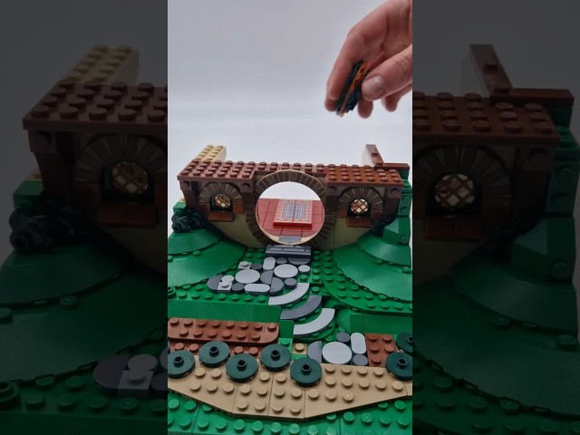 Vídeo relacionado con LEGO Icons EL SEÑOR DE LOS Anillos: RIVENDEL - Regalo por el Día del Padre - Maqueta para Construir de la Tierra Media - Gran Set con 15 Minifiguras Inc. Frodo, Bilbo, Gandalf y Legolas 10316