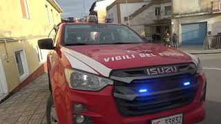 piovono-pietre-dal-terrazzo-di-un-edificio-intervengono-i-vigili-del-fuoco