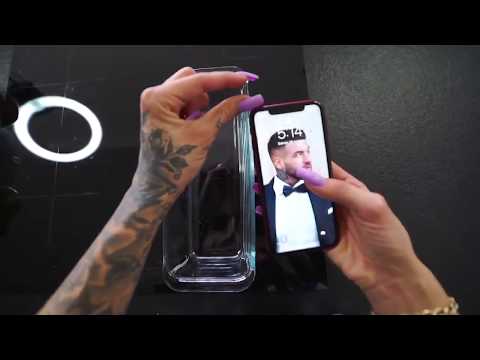 Deynn mierzy foremkę iPhonem...