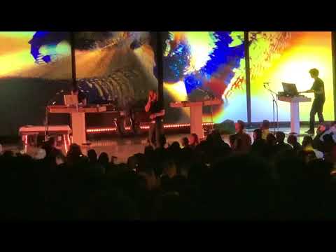 14 - Traffic - Thom Yorke - Live