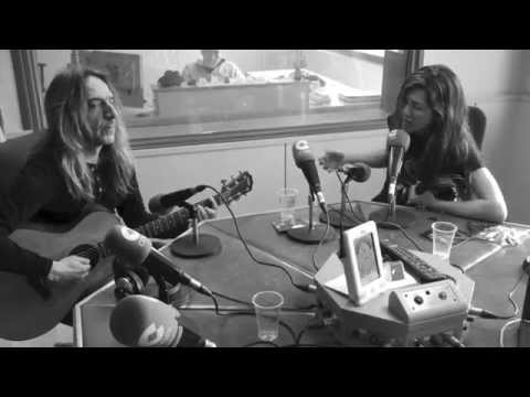FYRE! Alejandra Burgos "No Happiness" Acoustic in COPE Radio, Mallorca.