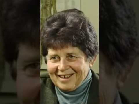 Hulda Clark talks about the mighty green hulls of the black walnut as a powerful #parasite cleanse.