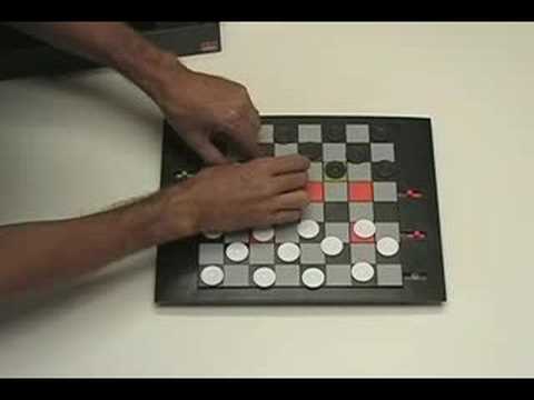 How to play trap door checkers