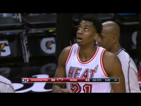 Hassan Whiteside brute strength vs Jared Dudley (2016.02.20)