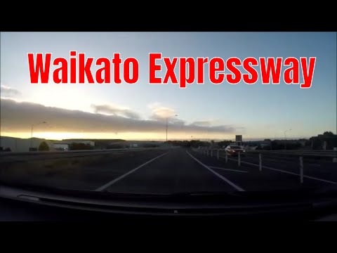 Drive from Auckland to Hobbiton village, 2 hours through Waikato Expressway