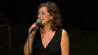 Le Front Caché sur Tes Genoux