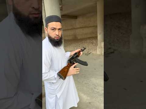 Russisches AKM 1975: Eine Ikone militärischer Feuerkraft