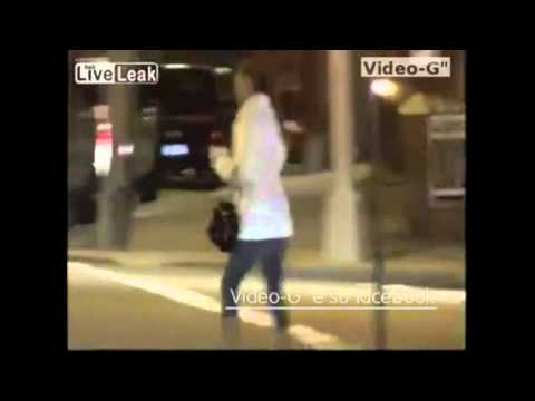 Di giorno mendicante zoppa, di notte ragazza in perfetta forma