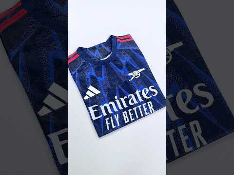 Arsenal's new away jersey for the 25-26 season. Is this jersey an ideal gift for you? #shirt