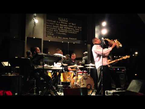 Ray Charles- Georgia on My Mind (Phillip "Dr. Philgood" Graves Solo)