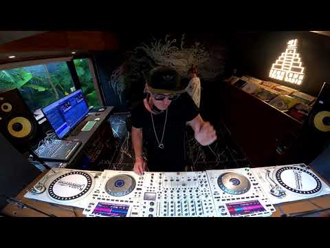 Oliver Land @ Downtown Tulum Radio (The Guest Mix)