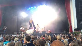 Beatrice Eli &amp; JUCK - Party in my pants @ Liseberg Vierge Moderne 2015