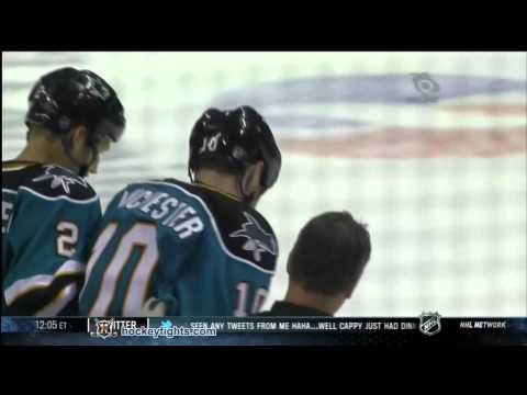 Aaron Volpatti vs Brad Winchester Sep 29, 2011
