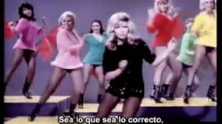 Nancy Sinatra - These Boots Are Made For Walking (subtitulado por Chipi)