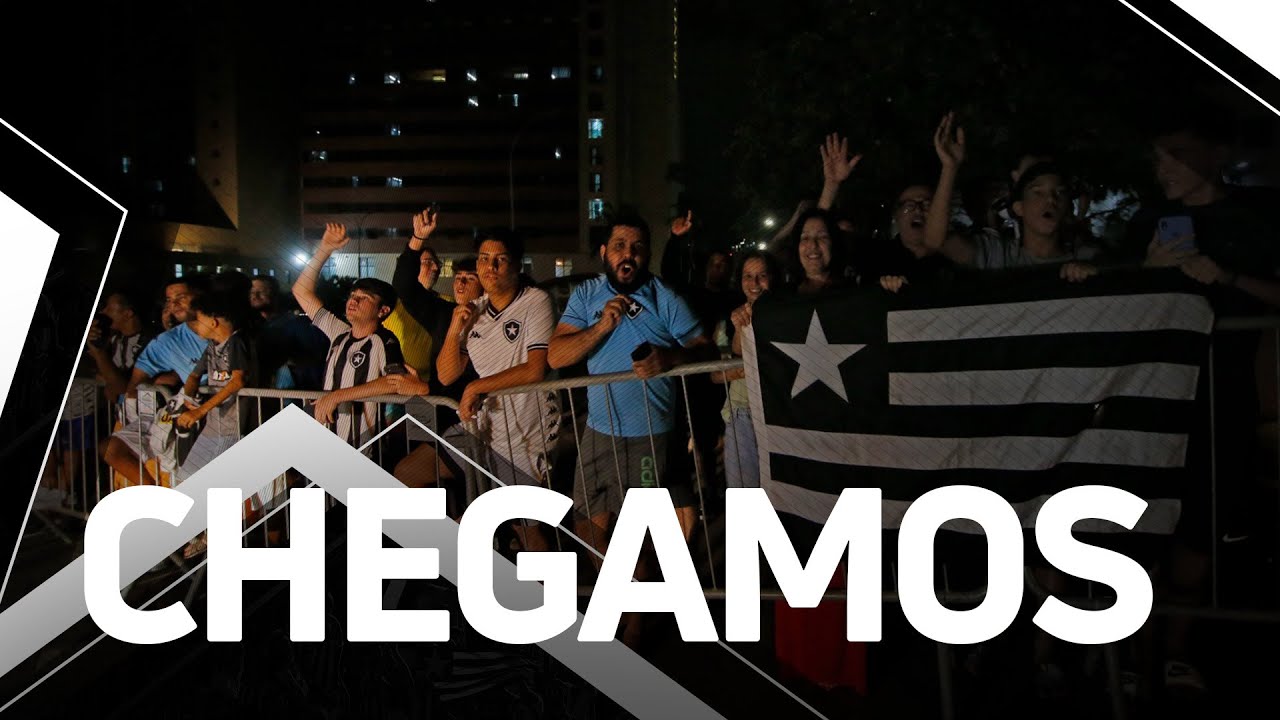VÍDEO: Botafogo chega a Brasília com recepção da torcida e faz ação para sócios