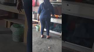 Download lagu TANTE MONTOK DI WARUNG mp3 Download lagu TANTE MONTOK DI WARUNG mp3