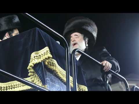 Hachnosas Sefer Torah With The Viznitz Rebbe From Isreal\הכנסת ספר תורה עם הרבי מוויזניץ תשע''ו