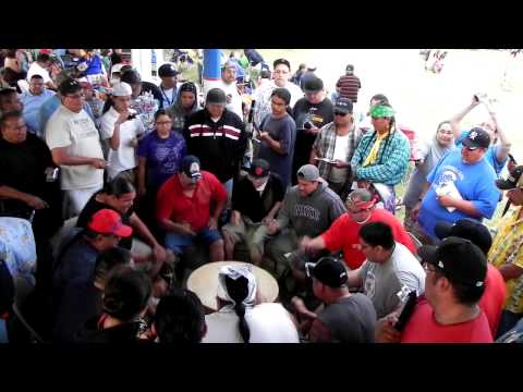 Smokey Town Singers at Ft. Totten Pow Wow