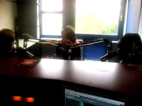 Stefy Rika en intw sur Fun radio avec Stromae