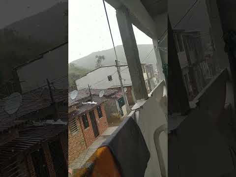 chuva na cidade de caatiba Bahia