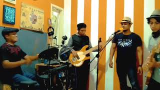 Download lagu Senandung cinta - alva band mp3