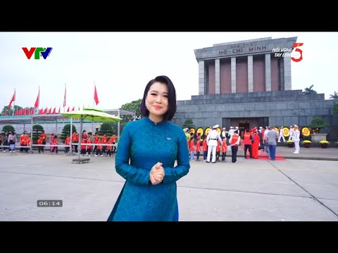 Không khí Hà Nội trước giờ Đại lễ | VTV24