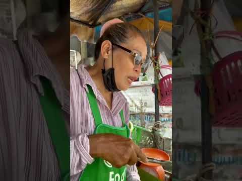 ยาวลูกหยีเกือบโดน #ยาวลูกหยีvsกล้วยปิ้ง #funny  #funnyvideo #comedy #comedyshorts #jokes #shortvideo