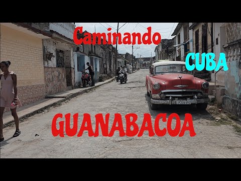 Caminando Guanabacoa.La Habana CUBA 