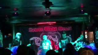 Lower Class Brats - I&#39;m A Mess (live)