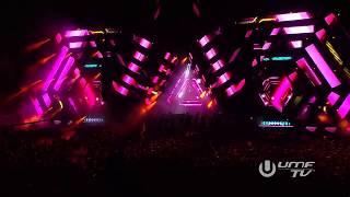 Hardwell - We Are One vs How Deep Is Your Love @ Live