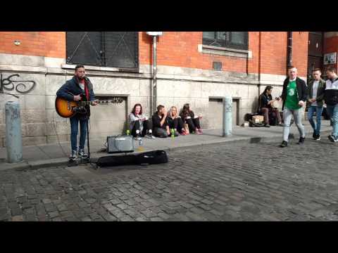 Random singer in temple bar 18.6.16
