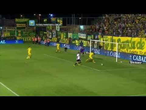 Caraglio casi aprovechó el error de la defensa. Def. y Justicia 0 - Vélez 1. Fecha 18. FPT