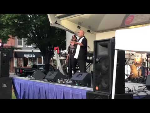 Kevin Whalum feat. Wendy Moten: Simply Beautiful