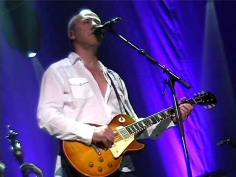 Mark Knopfler & Emmylou Harris "I dug up the diamond" 2006 Brussels