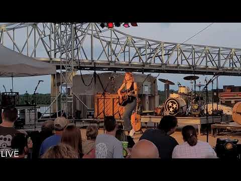 Molly Tuttle - The Light Came In