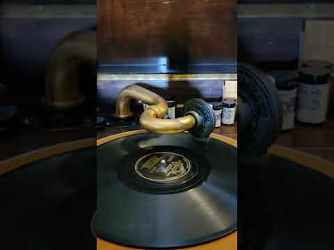 Clarinet Marmalade - Nick La Rocca and his Original Dixieland Band Victor Records #25411 1936