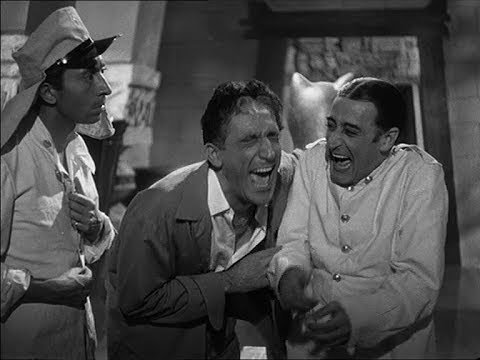 Arnoldo #Foà e #Totò #clip