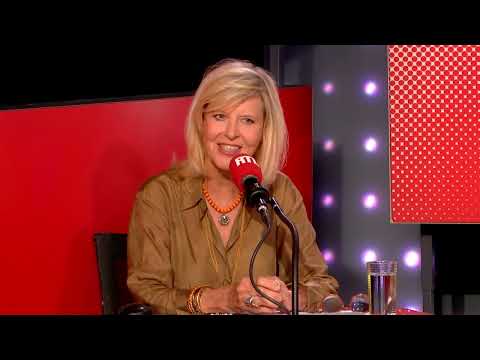 Chantal Ladesou se fait draguer en avion