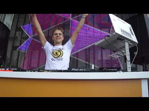 Armin @ Hard Rock 2011, Andain - Everything From Me [Promises] (Myon & Shane54 Mix)