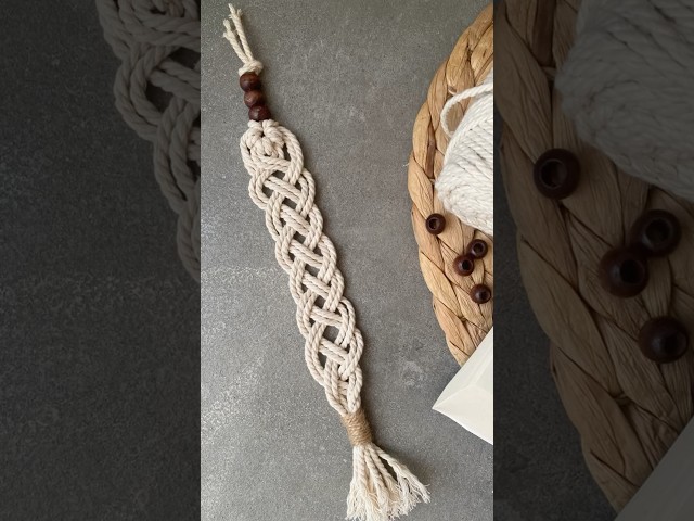 Vídeo relacionado con Marcador De Libros Cuero Genuino Hecho A Mano Con Diseño De Brújula - Paquete De 2 Marcapáginas De Cuero | Marcadores Hermoso Regalo Para Hombres Y Mujeres, Ratónes De Biblioteca, Lectores