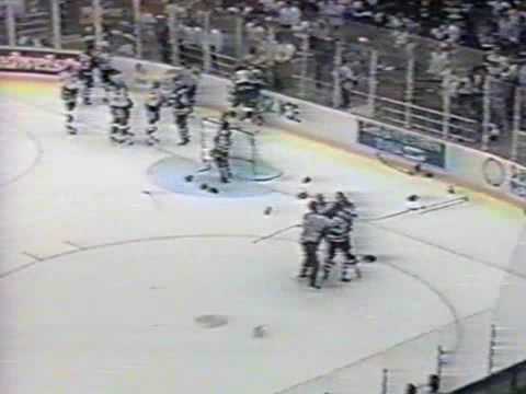 Mike Foligno vs Peter Taglianetti